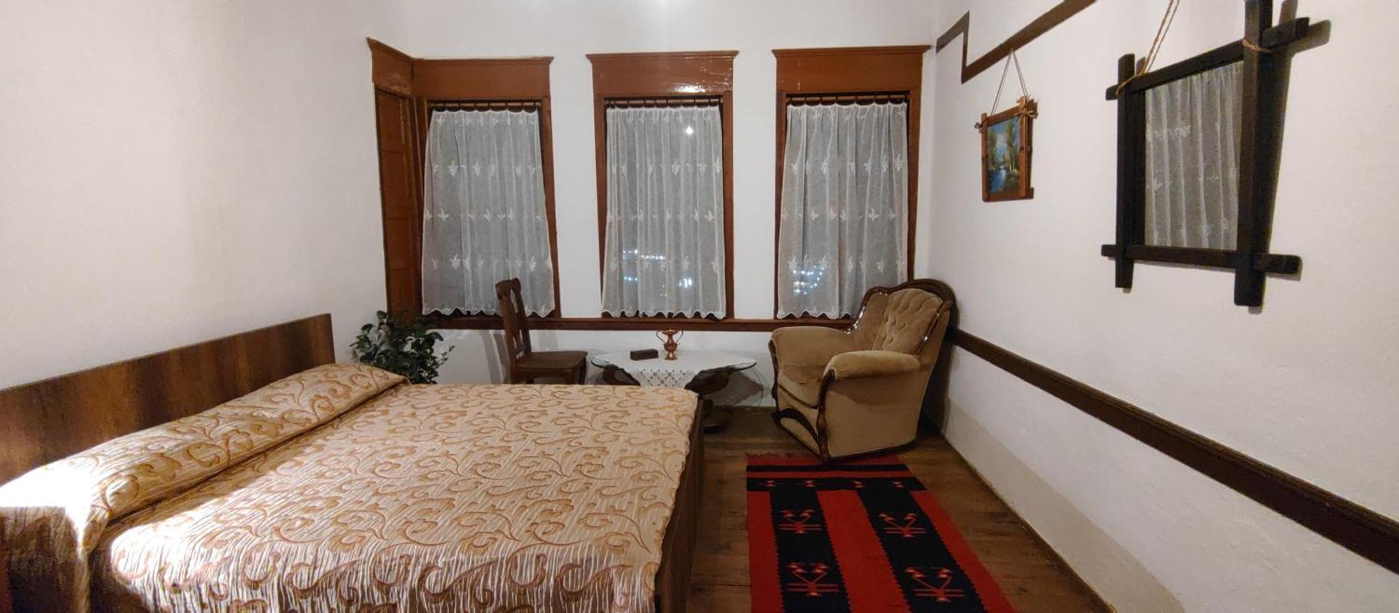 Guest House Panorama Berat Exterior photo