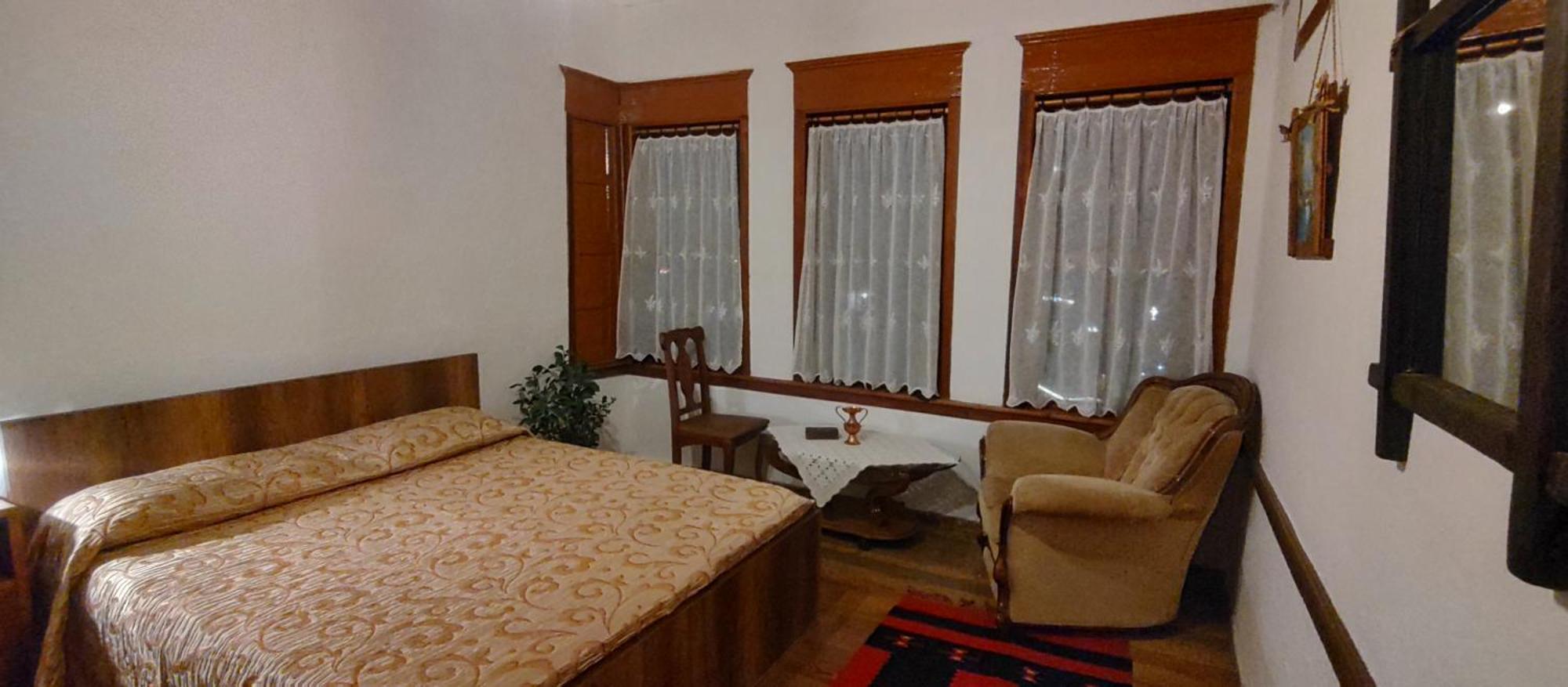 Guest House Panorama Berat Exterior photo